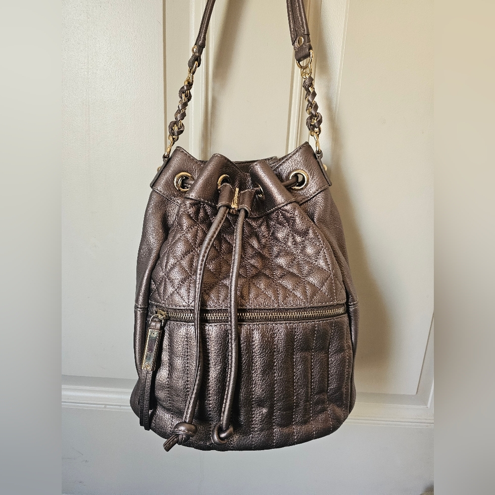 B.Makowsky Quilted Drawstring Bucket Bag "NWOT" 🍁🍂
